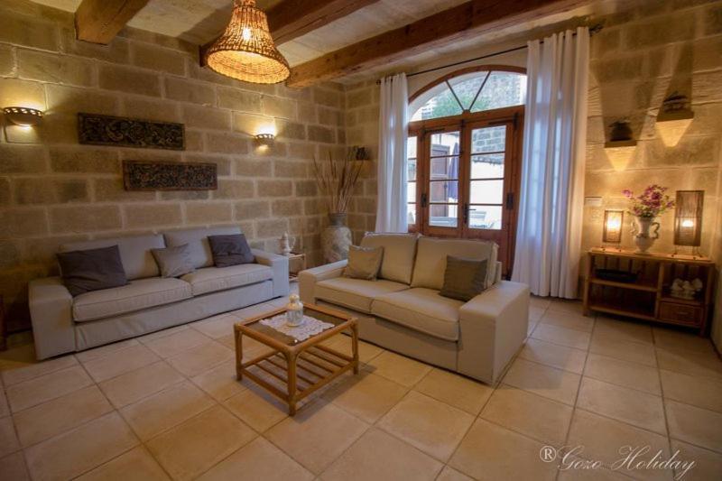 Ta Lilly Xaghra Villa Buitenkant foto